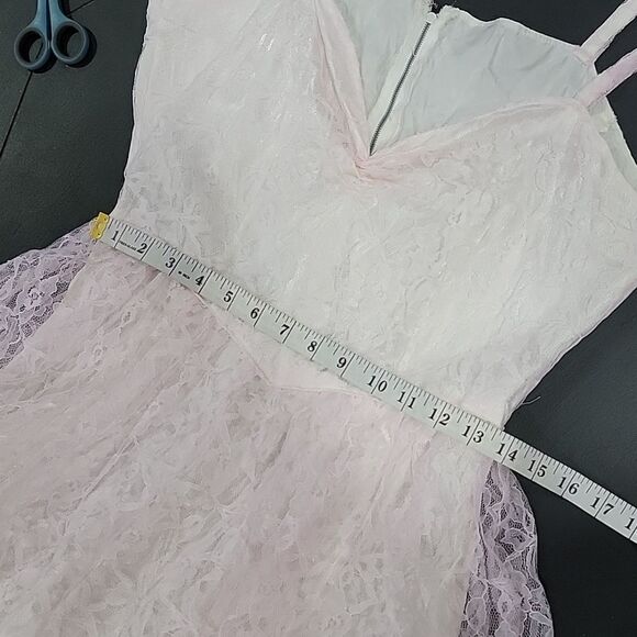 VINTAGE.. baby pink, lace dress.. prom, bridesmaids, costume.. - Picture 15 of 16